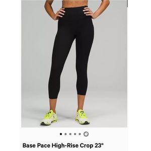 NWT Lululemon Base Pace HR Crop 23” - Black - Size 6